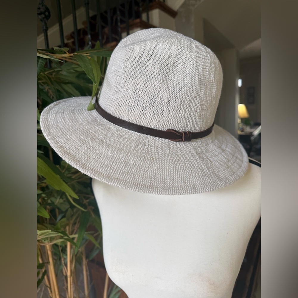 ANTHROPOLOGY ladies, cream colored hat with leather trim NWOT - Picture 8 of 9